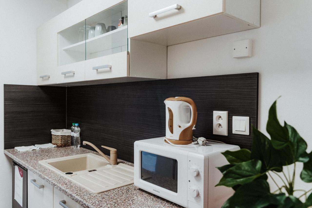Dudok House Aparthotel Жилина Екстериор снимка